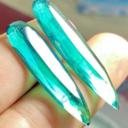 天然石　カボション　トルマリン 44 カラットのダークブルー色のトルマリン カボション ロット。 - Etsy