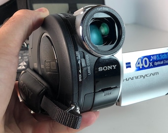 ソニー ハンディカム DCR-SX65 シルバー デジタルビデオカメラ/ソニー