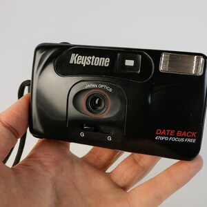 ヴィンテージ Keystone 470PD フォーカスフリー 35mm フィルムカメラ（フラッシュ付き） - 日付表示機能付きレトロポイントアンドシュート、コレクターズアイテム、人気カメラ