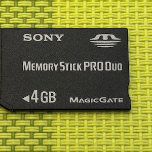 Carte mémoire Sony Memory Stick PRO Duo, 4 Go, Magic Gate, fabriquée au Japon, pour appareils photo numériques Sony.