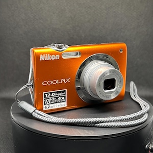 Nikon Coolpix 2000 - Etsy
