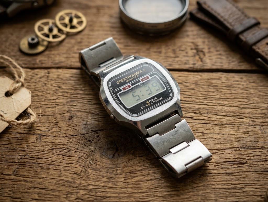 1970s red led watch - Etsy 日本