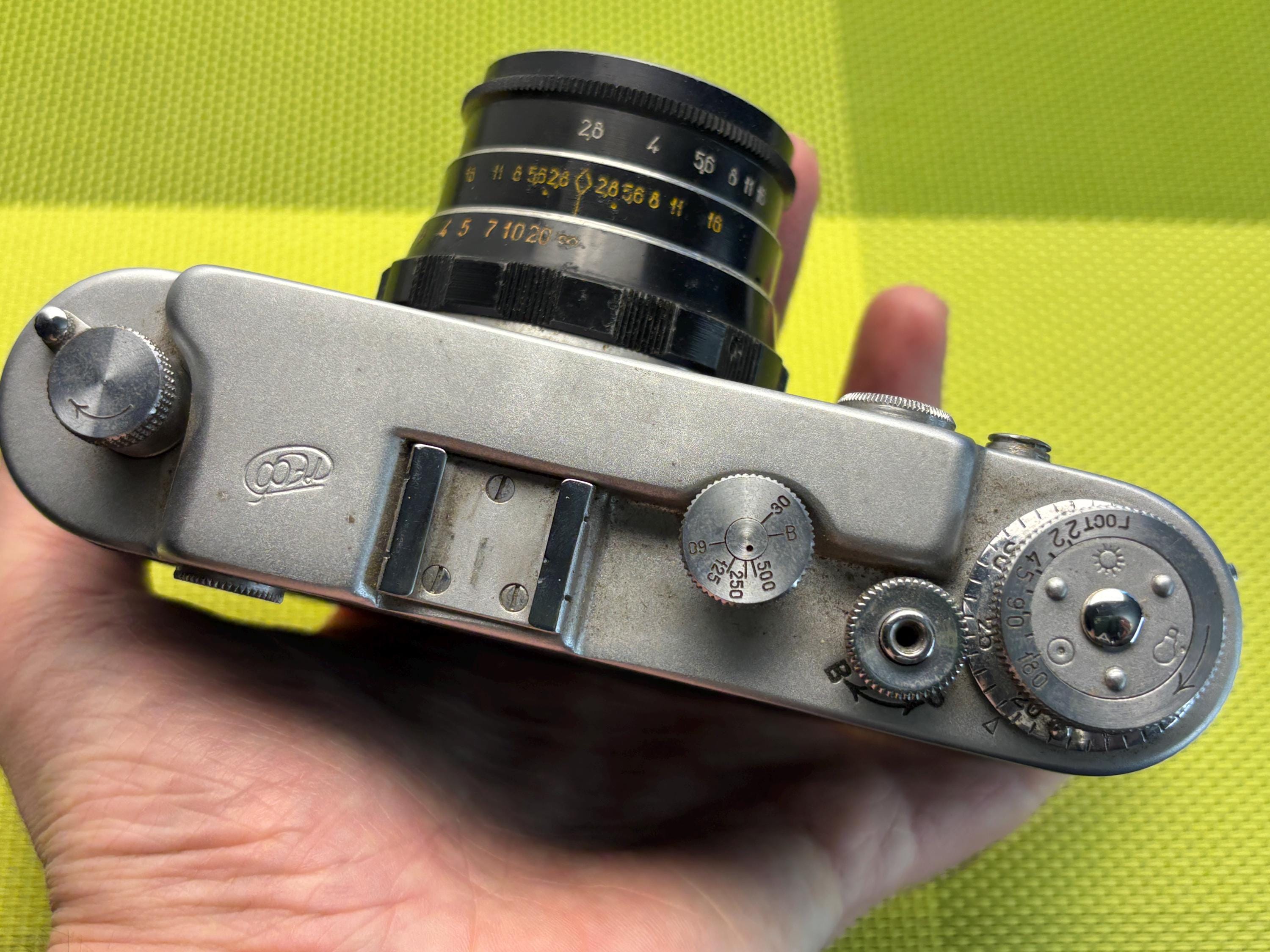 非常に珍しい、ビンテージカメラ FED 2、コレクター向けソビエトカメラ