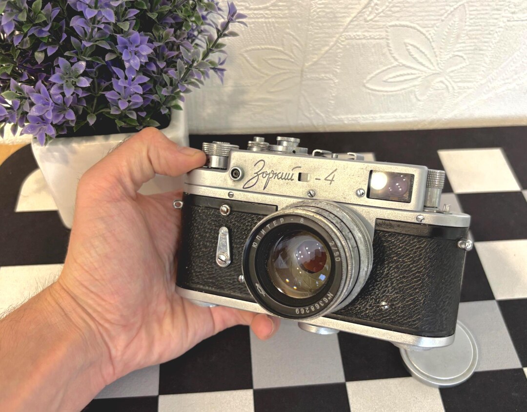 Man Discovers His $15 'Zorki' Camera is a $800 Leica in Disguise