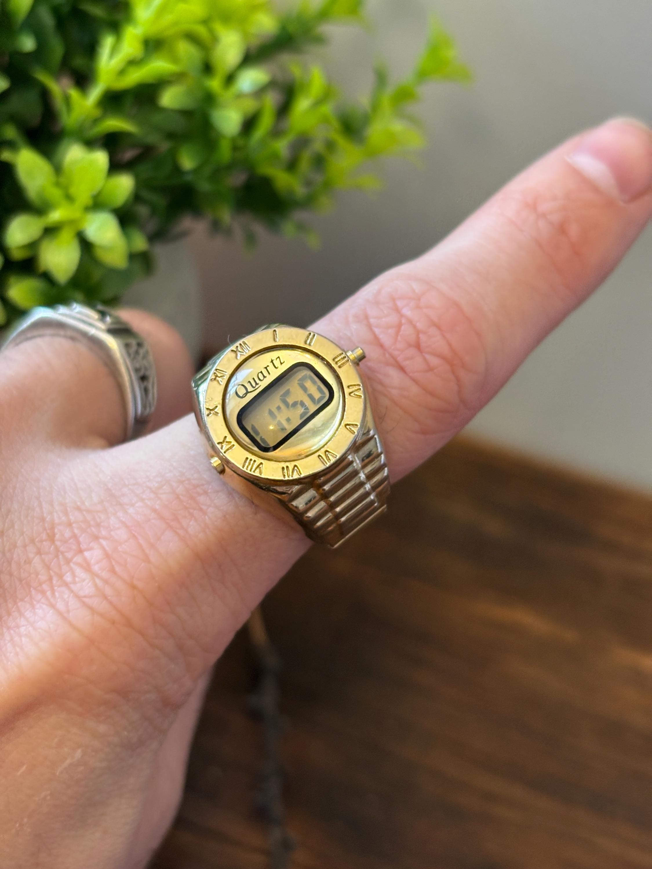 Unisex Silver Gold Quartz Roman Numeral Adjustable Open Band Finger Ring Watch Gold Finger Ring Watch, Adjustable Quartz Timepiece Ring  main image 3
