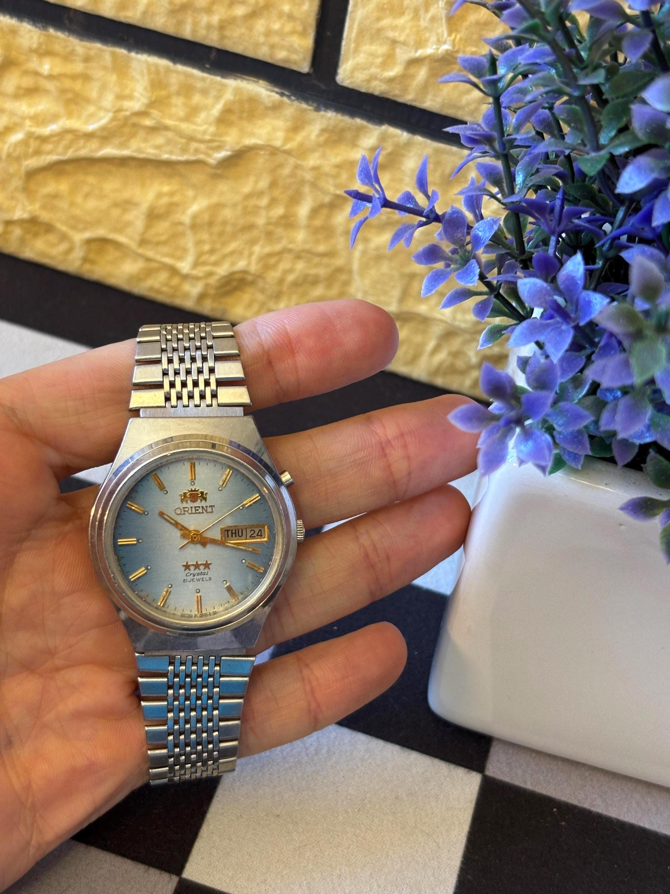 Cool 1980s-1990 ORIENT Crystal 3 Star Watch Vintage Japanese