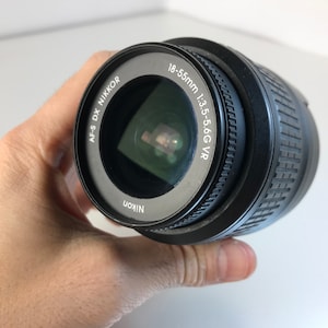 Nikon lens, Nikon AF-S DX Nikkor 18-55mm f/3.5-5.6G VR,excellent condition,Nikon general purpose walking lens