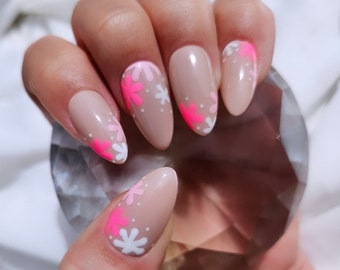 Pink Flower Press On Nails | Spring Nail Design |Spring or Summer | Gel Press Ons | Customizable | Hand Painted | Luxury