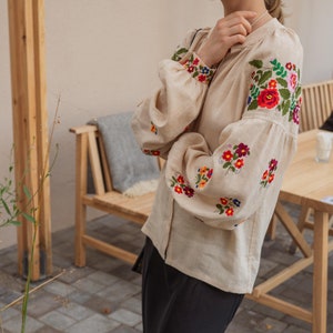 Ukrainian traditional floral vyshyvanka blouse. Beige Linen puffy sleeve peasant top for women. IN STOCK