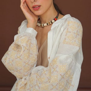 Ivory Ukrainian traditional vyshyvanka  blouse. Romanian style embroidered top. Hardanger blouse. IN STOCK