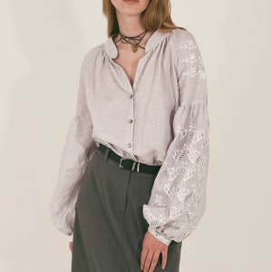 Ukrainian linen modern peasant vyshyvanka blouse. Motrya blouse in light gray image 7