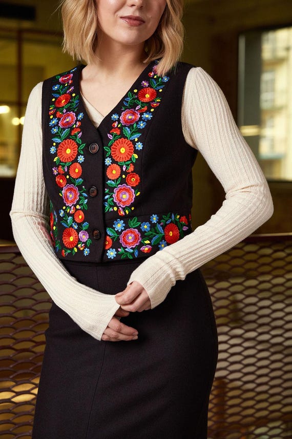 Embroidered vest made of Italian wool and cashmere. Floral chocolate vest Yavoriv Lviv embroidery