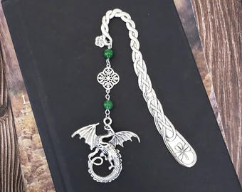 Dragon bookmark in metal adorned with customizable natural stones: Jade on the model