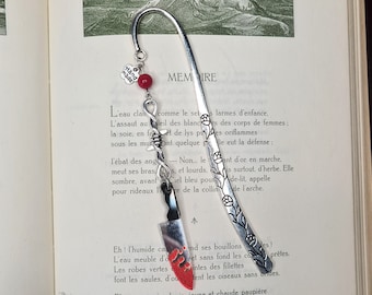Cute bookmark, custom bookmark, metal bookmark, bookmark, marque-pages, couteau, thriller, policier, corail rouge, bijou, handmade, gift.