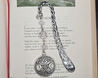 Cute bookmark, custom bookmark, metal bookmark, bookmark, marque-pages, witch, sorcière, pierre de lune, bijou, fait main, handmade, gift.