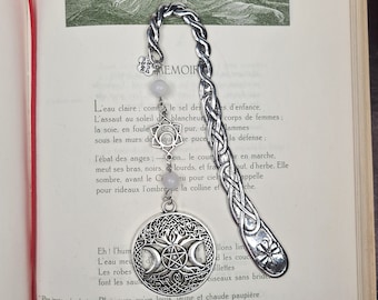 Cute bookmark, custom bookmark, metal bookmark, bookmark, marque-pages, witch, sorcière, pierre de lune, bijou, fait main, handmade, gift.