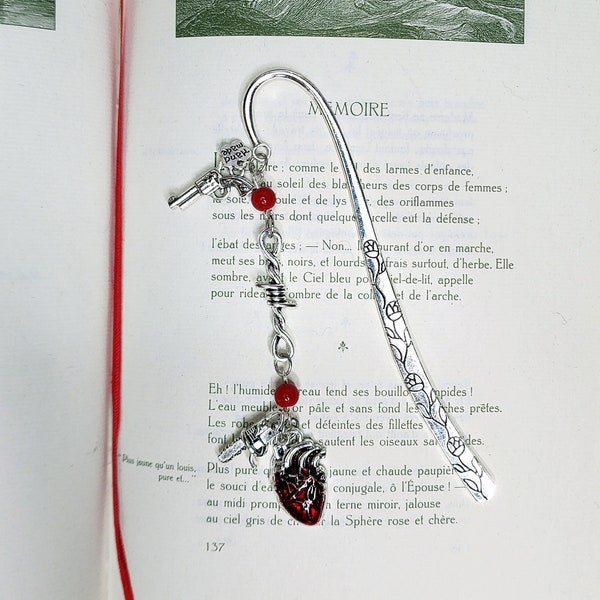 Cute bookmark, custom bookmark, metal bookmark, bookmark, marque-pages, chainsaw, manga, corail rouge, bijou, fait main, handmade, gift.