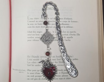 cute bookmark, custom bookmark, metal bookmark, bookmark, marque-pages, coeur, chauve souris, oeil de tigre, fait main, handmade, gift.