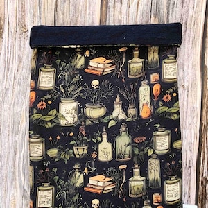 Witchy Potions book sleeve, cotton and lined with cotton flannel. Dark Academia book sleeve. Fantasy reader gift. Kindle protector.