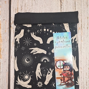Triple moon book sleeve in cotton, lined with cotton flannel. Witchy celestial hands book sleeve. Kindle protection, Dark Academia.
