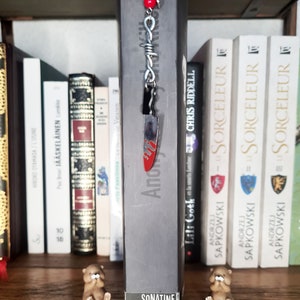 Cute bookmark, custom bookmark, metal bookmark, bookmark, marque-pages, couteau, thriller, policier, corail rouge, bijou, handmade, gift. image 3