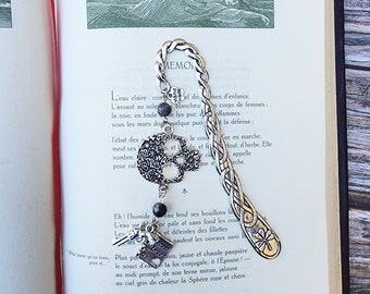 Cute bookmark, custom bookmark, metal bookmark, bookmark, marque-pages, dark romance, romance, dark, fait main, handmade, gift.
