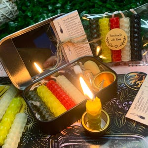 Mini kit d'autel de poche : bougies de cire d'abeille, sel de sorcière, miroir - Wicca Candle Magick