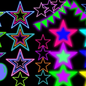 Puede incluir: Un fondo negro con un dise&ntilde;o de estrellas de ne&oacute;n de colores. Las estrellas son de varios tama&ntilde;os y colores, incluyendo rosa, azul, verde, amarillo y naranja. Tambi&eacute;n hay algunas banderas triangulares verdes colgando de la parte superior de la imagen.