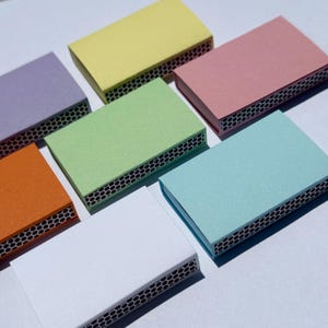 Kleurrijke minimalistische lucifers | Feestbedankjes luciferdoosjes | Trouwbedankje | Kaarsaccessoire | Fijne kleuren Luciferdoosjes | Komt overeen met cadeau