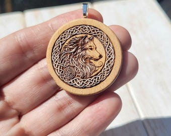 Celtic Wolf Pendant - 35mm Beechwood Knotwork Amulet - Norse Pagan Protection Necklace - Spirit Animal Jewellery