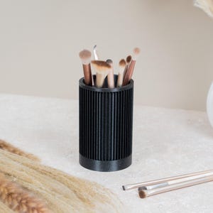 Organizador de brochas de maquillaje impreso en 3D / Recipiente para brochas con textura de listones / Almacenamiento de tocador de PLA cuadrado o redondo / 11 opciones de color
