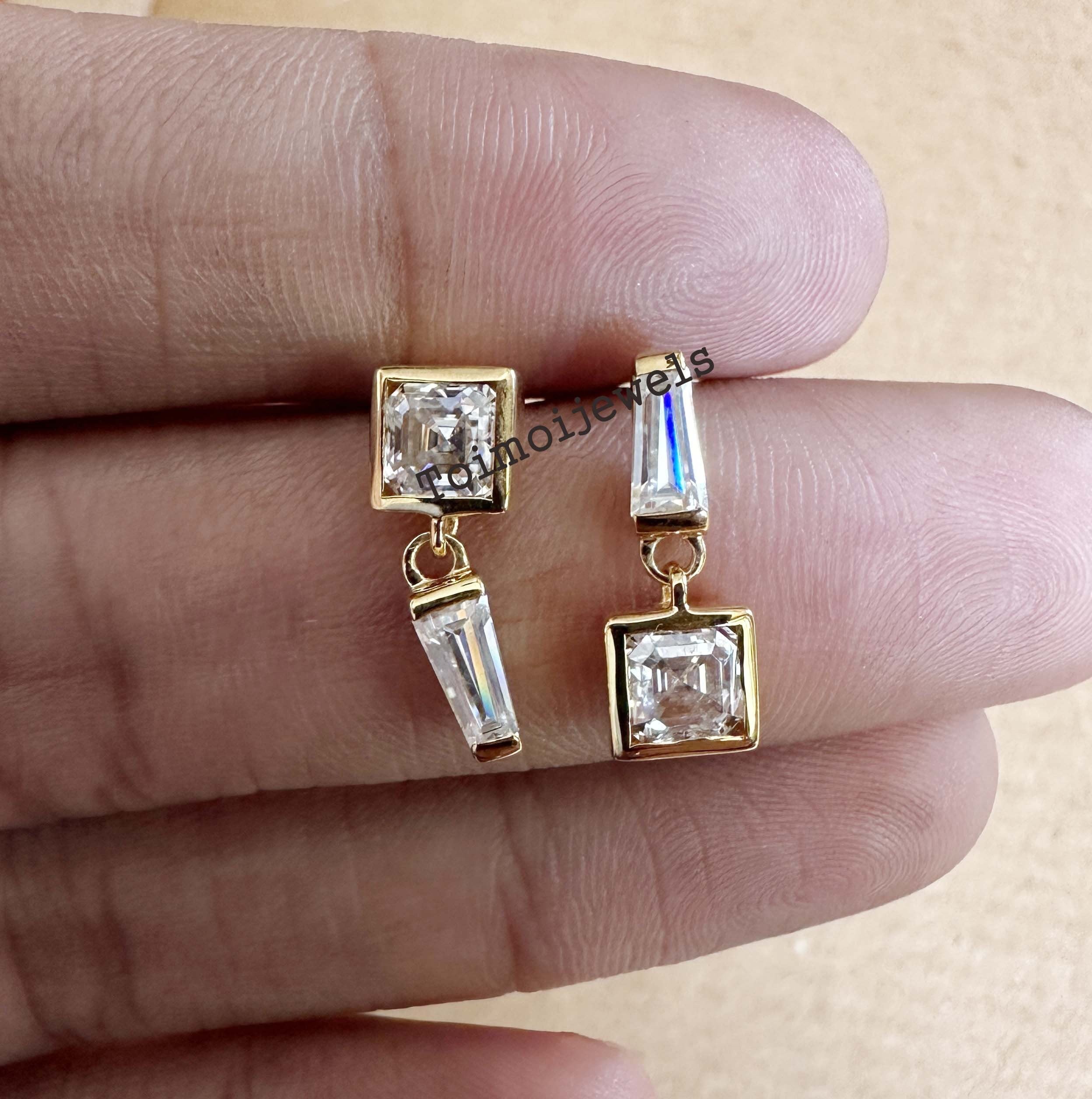 Gold stone shop hanging earrings