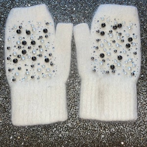 Cream Gloves with Swarovski Crystals and Pearls