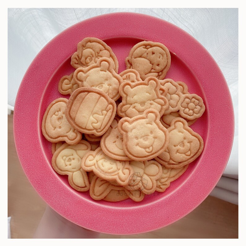 16 types Cute Cartoon Pooh Butter Animal Cookie Mold,Cookie Cutter Cake Mold,Fondant Decorating Cutter,Paste Tools Cupcake Cake Accessories