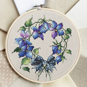 Patrón de punto de cruz de corona de viola, gráfico de corona de flores, decoración de boda romántica, bordado de corona de acuarela, archivo digital PDF