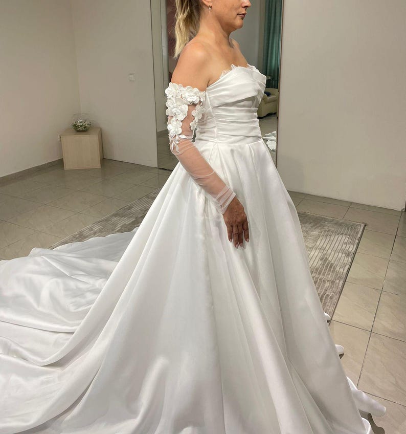 Detachable Bridal Sleeves: Handmade Tulle Bicep Sleeves with 3D Flowers image 3