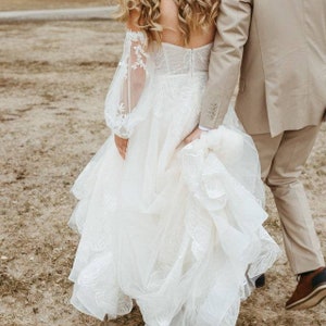 Boho wedding sleeves, detachable wedding sleeves, tulle sleeves with lace appliques .