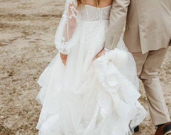 Boho wedding sleeves, detachable wedding sleeves, tulle sleeves with lace appliques .