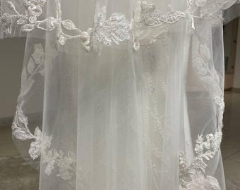 Spitze Fingerspitzen-Schleier: Handgemachter 2-stufiger Brautschleier mit 3D-Blumen