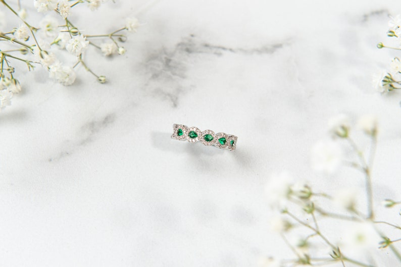 Twisted Emerald Green Minimalist Ring Unique Gemstone Promise Engagement Ring Unique Gift for Girlfriend Valentine/'s Jewelry Gift for her