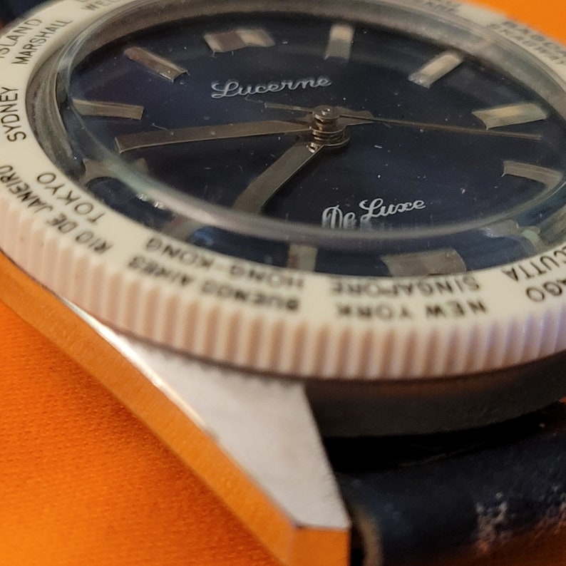 Lucerne de Luxe World Timer Dial Vintage Watch - Blue Dial - Swiss Made 1970's - In excellent condition image 10