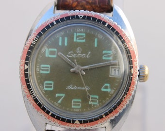 Secal Skin Diver 1970s Vintage Watch - In excellent working condition with Rotating Bezel - Unique Dial - Swiss Made in 1970's