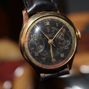Chronographe Suisse - Montre télémètre chronographe en or rose 18 carats - Pièce de collection en excellent état - Extrêmement rare de fabrication suisse