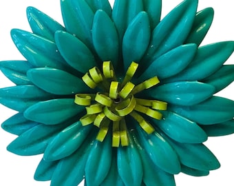 Vintage 60s Groovy Metal Pin, Colorful Flower Brooch, Retro Teal and 60s Green, Cheerful Gerber Daisy Mid Century Lapel Hat Scarf accent