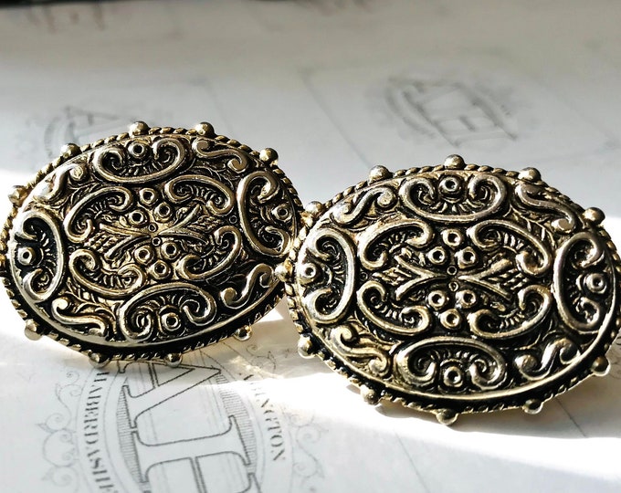 Classic European Design Vintage Cufflinks, Retro Classic Groom Prom Formalwear, Aged Gold-tone Oval, Royal Scrolled Scalloped Design Crest