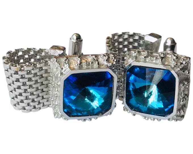 Caribbean Blue Vintage Cufflinks, Silvertone Casing with Rivoli Stone and Wrap Chain, Gorgeous Color