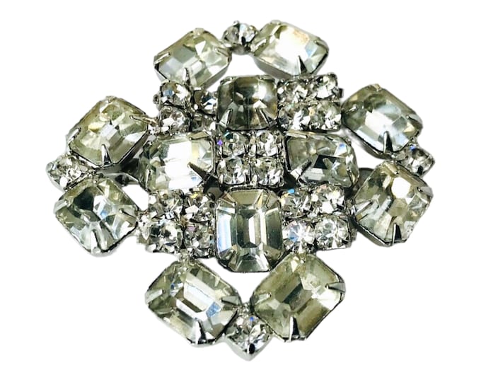Beautiful Vintage Brooch, Clear Rhinestones in Floral Design, Touch of Vintage Class, 80s Bling with Deco Edge