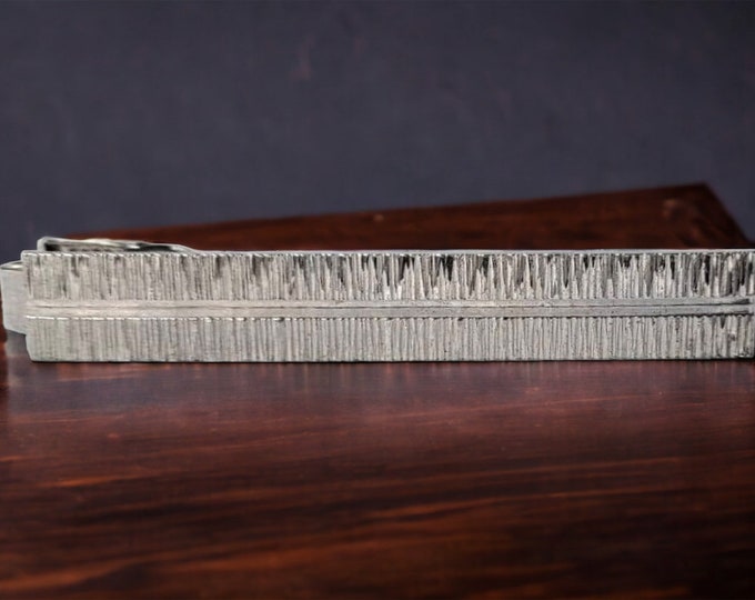 Silvertone Mid Century Modern Tie Clip, Florentine Finish, Substantial Tie Accessory, Classic Classy Chairman of the Board Gift Tip Clip