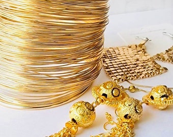 Jewelry Menagerie, Earrings Bracelet, 3 Beautiful Good-tone Piece Set, Dangling Pierced Earrings, Wire Cuff, Retro 80s Inspiration Lady Gift