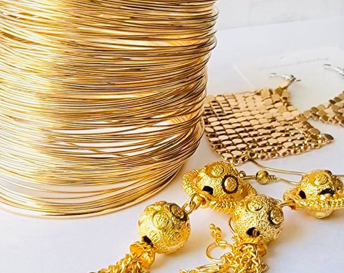 Jewelry Menagerie, Earrings Bracelet, 3 Beautiful Good-tone Piece Set, Dangling Pierced Earrings, Wire Cuff, Retro 80s Inspiration Lady Gift